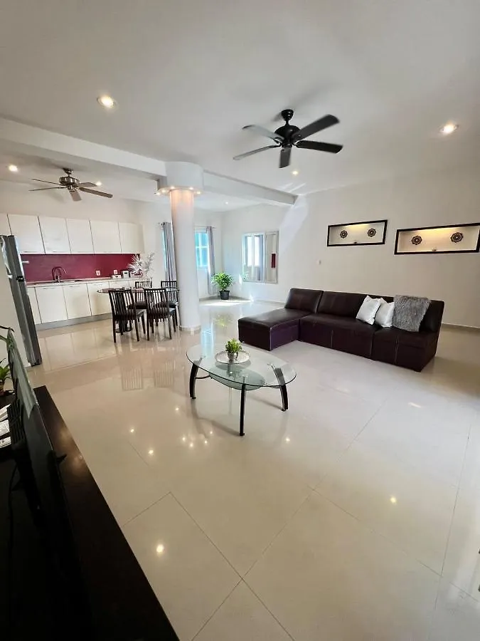 Apartamento Espacioso departamento a unos metros de Playa mamitas y de la famosa 5ta av Playa del Carmen